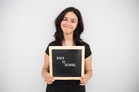 Concepto De Regreso A La Escuela Estudiante De Secundaria Sonriendo