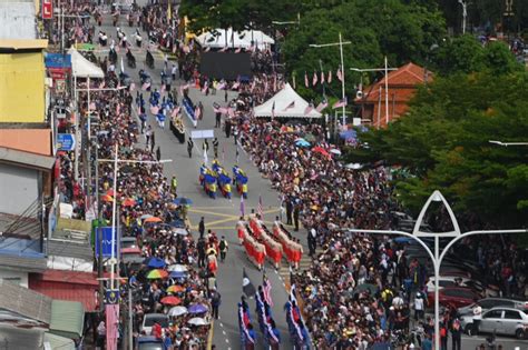 3 949 Peserta Daripada 109 Kontinjen Sertai Perarakan Hari Kebangsaan