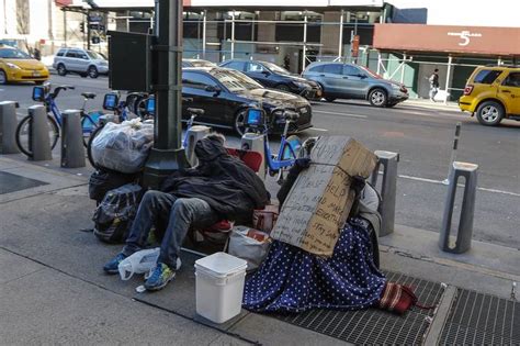 Some Homeless New Yorkers Choose the Street Over a Shelter - WSJ