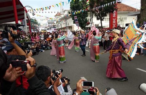 Asia Africa Festival Polrestabes Bandung Alihkan Arus Lalu Lintas