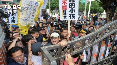 國民黨反核災食品 政院抗議一度推擠│tvbs新聞網