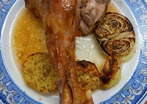 Pierna De Cordero Lechal Al Horno Con Patatas Y Cebolla Receta De F