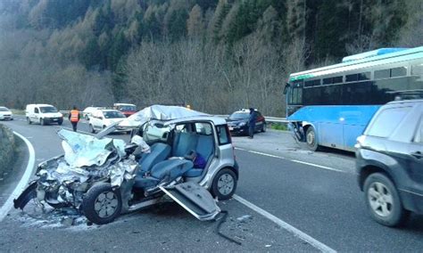 Incudine Auto Contro Pullman Gravissima Una Enne