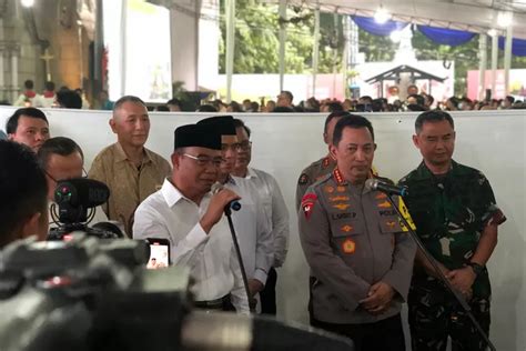 Bareng Menko Pmk Kapolri Tinjau Gereja Katedral Jelang Misa Natal