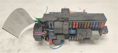 Fuse Box Cabin Under Dash 5 0l 2115450301 Fits 2003 Mercedes Benz E500 Oem Ebay