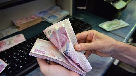 Seçim sonrası ekonomistlerden dolar ve altın uyarısı Emekli maaşına