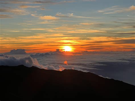 Yesterday’s sunrise at Haleakala 🙏 : maui