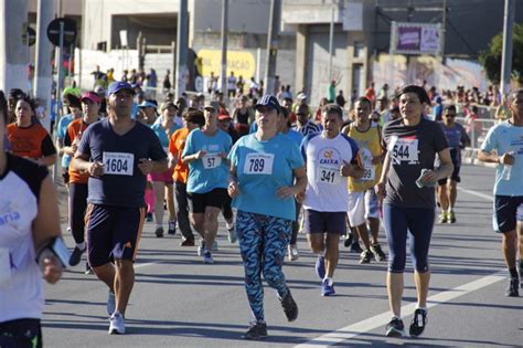 Colégio Anglo Aldeia da Serra promove corrida solidária em Barueri