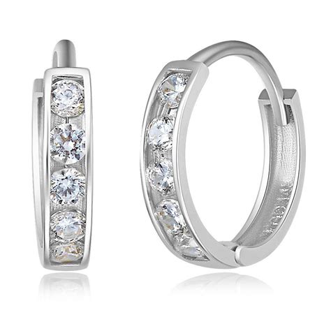 Wellingsale Ladies 14k White Gold Polished 2mm Cz Channel Set Hoop