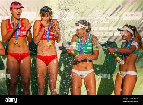 Hot Sexy Chen Zhong Bikini Pics