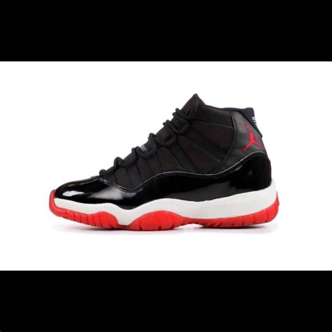 Nike Air Jordan 11 Bred, Men's Fashion, Footwear, Sneakers on Carousell