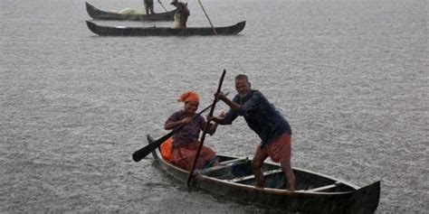 Kerala Rains Over 34 000 People Housed In Relief Camps