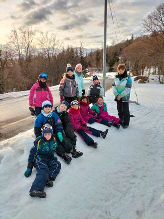 Les écoliers de Saint Denis sur Coise en classe de neige Saint Denis