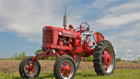 1953 Farmall Super H Tractor S33 Walworth 2010