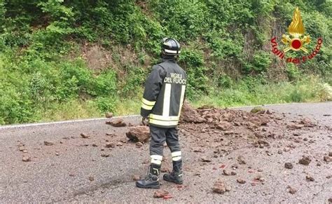 Frana Tra Grantola E Cunardo La Strada Riapre A Senso Unico Alternato