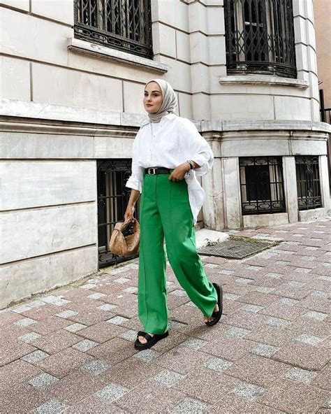 Ide Styling Outfit Hijab Nuansa Putih Jadi Tampilan Yang Modis Dan