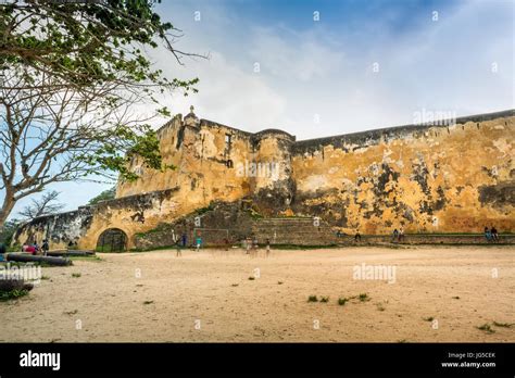 Portuguese Fort Africa Hi Res Stock Photography And Images Alamy