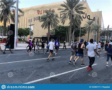 Dubai Run Una Parte Del Dubai Fitness Challenge a Través De Dubai