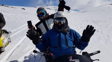 Subir a un volcán en moto de nieve ya es posible Forbes Argentina