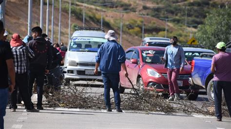 Al Menos Tres Bloqueos Complican El Paso En V As De Cochabamba La Paz