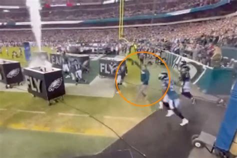 Eagles Fan Runs Out Of Tunnel With Team Not Thanks To Make A Wish