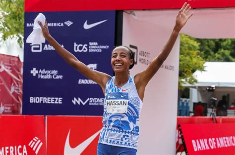 Sifan Hassan destroys Chicago Marathon course record - Canadian Running ...