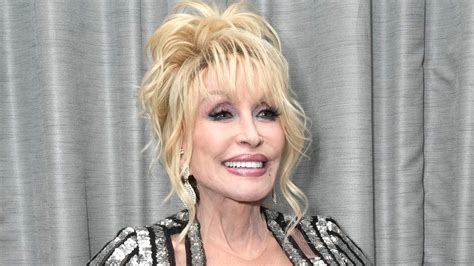 Dolly Parton's Crimped Hair Is '80s Throwback Perfection — See Photo ...