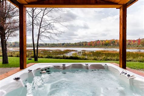 Top Romantic Cabins In Michigan With Hot Tubs Cabin Trippers