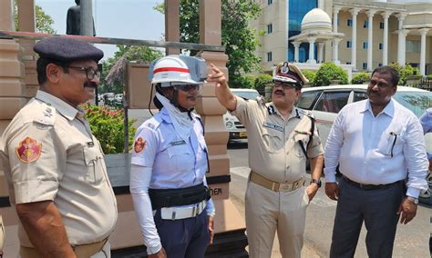 Commissionerate Police Tests Ac Helmets For Traffic Constables To Beat