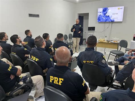 Superintendente da PRF na Bahia realiza visita à Delegacia de Senhor do