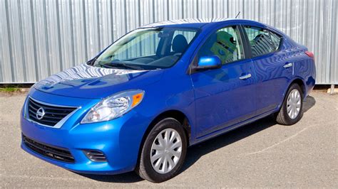 2012 Nissan Versa SV (photos) - CNET