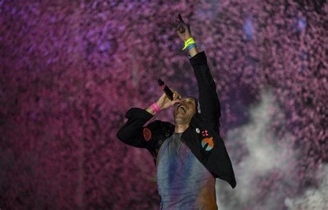 Coldplay Destaque Show Iluminado Por Pulseiras De Led No