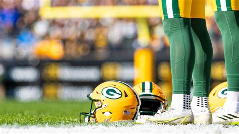 Packers release kicker Greg Joseph, sign 12 to practice squad in latest ...