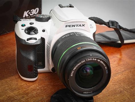 Pentax K 30 Blanc Obj Pentax Smc DA 18 55 Mm F 3 5 5 6 ED AL WR