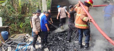 Gudang Kayu Terbakar Pemilik Alami Kerugian Ratusan Juta Media Fakta9