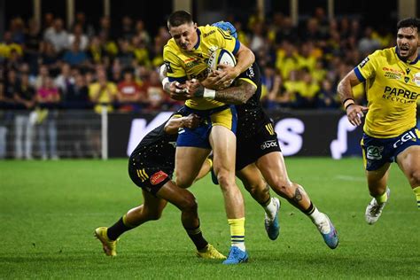 Au Terme D Un Gros Combat Clermont Repousse La Rochelle Et Reste