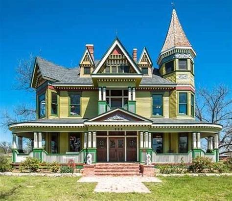 The Main Elements Of The Queen Anne Victorian Home Style House Styles