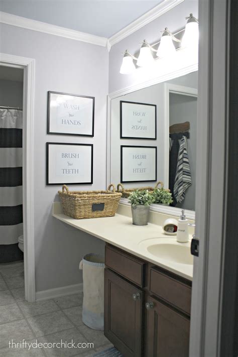 Simple Bathroom Makeover With Just Paint Thrifty Decor Chick Thrifty Diy Decor And Organizing