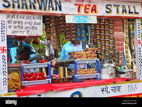 Tea stall at Indian Market Stock Photo - Alamy