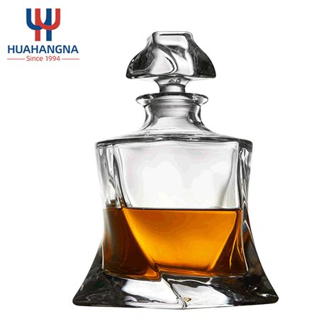 26 Oz Unique Crystal Liquor Glass Twisted Whiskey Bottle Decanter For