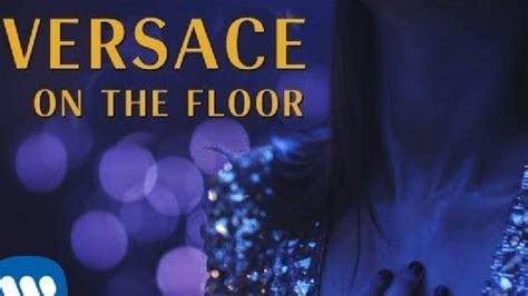 Lirik Lagu Versace On The Floor Bruno Mars Dan Terjemahan