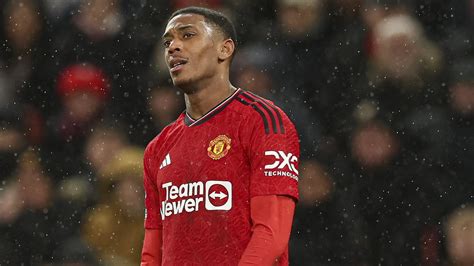 Anthony Martial A été Invité à Sentraîner Seul Après Que La Star De