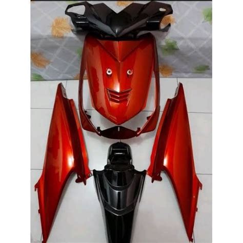 Full Body Halus Beat Karbu Batok Belakang Lampu Dan Sein Merah Hitam