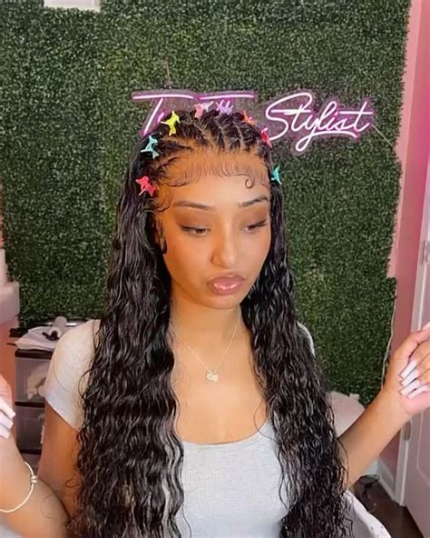 𝐒𝐓𝐔𝐍𝐍𝐀𝐆𝐑𝐋ᥫ᭡ Hair Styles Banana Hair Clips Baddie Hairstyles