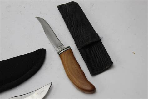 Buck Fixed Blade Knives, 2 Pieces | Property Room