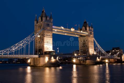 London Bridge at night stock image. Image of evening - 19142623