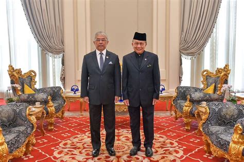 Agong Berkenan Terima Menghadap Yang Di Pertua Dewan Negara Kosmo Digital