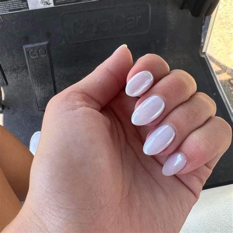 33 Hailey Bieber Glazed Donut Nails Milky White Chrome Nails 1 Fab