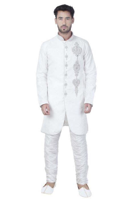 Cette Tenue Festive Bollywood Pour Homme Est Blanche Avec Des Broderie