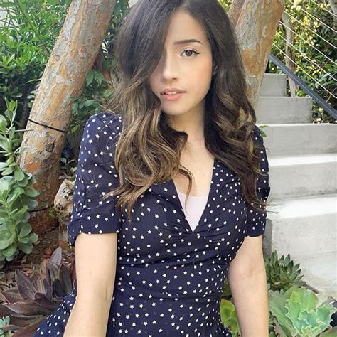 Is Pokimane single? Does Pokimane have a boyfriend? - Tuko.co.ke